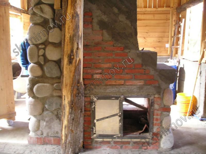 Печь для бани из кирпича и камня